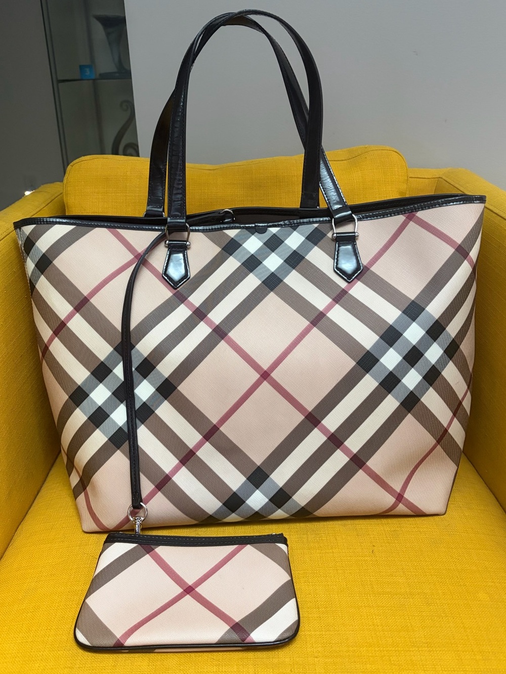 EUC Burberry Nickie Tote